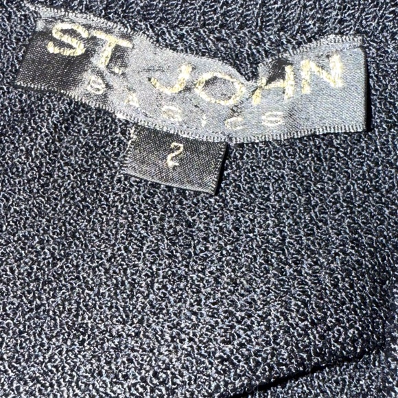 St. John Basics. Classic Santana Knit Skirt. Black. Size 2. - Picture 10 of 10